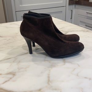 StuartWeitzman Brown suede pointy toe boots